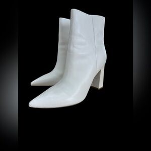 Elegant White Women's Boots Marc Fisher sz 10m